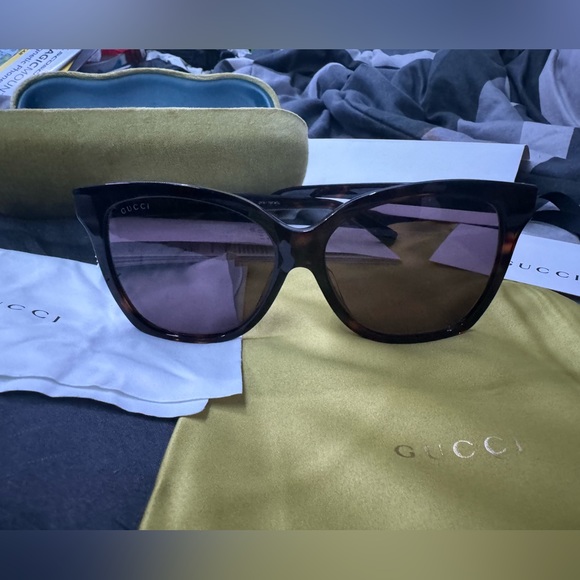 Gucci authentic sunglasses. NWT! NWB!! - Picture 3 of 17